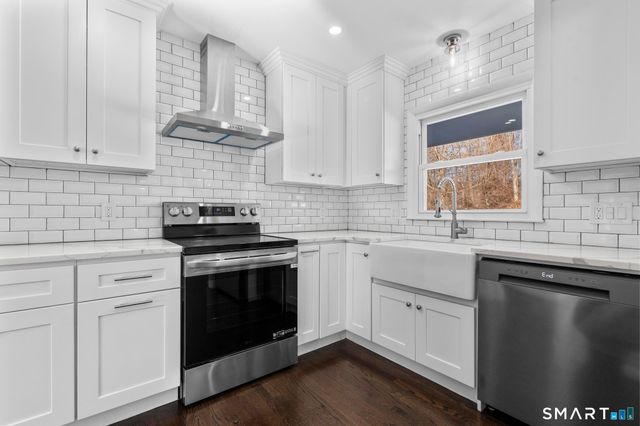 122 Lakeside Drive, Ridgefield, CT 06877