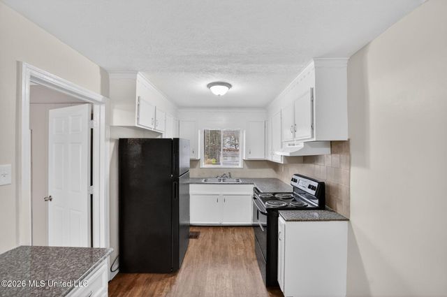 1912 Carolyn Lane, Pearl, MS 39208