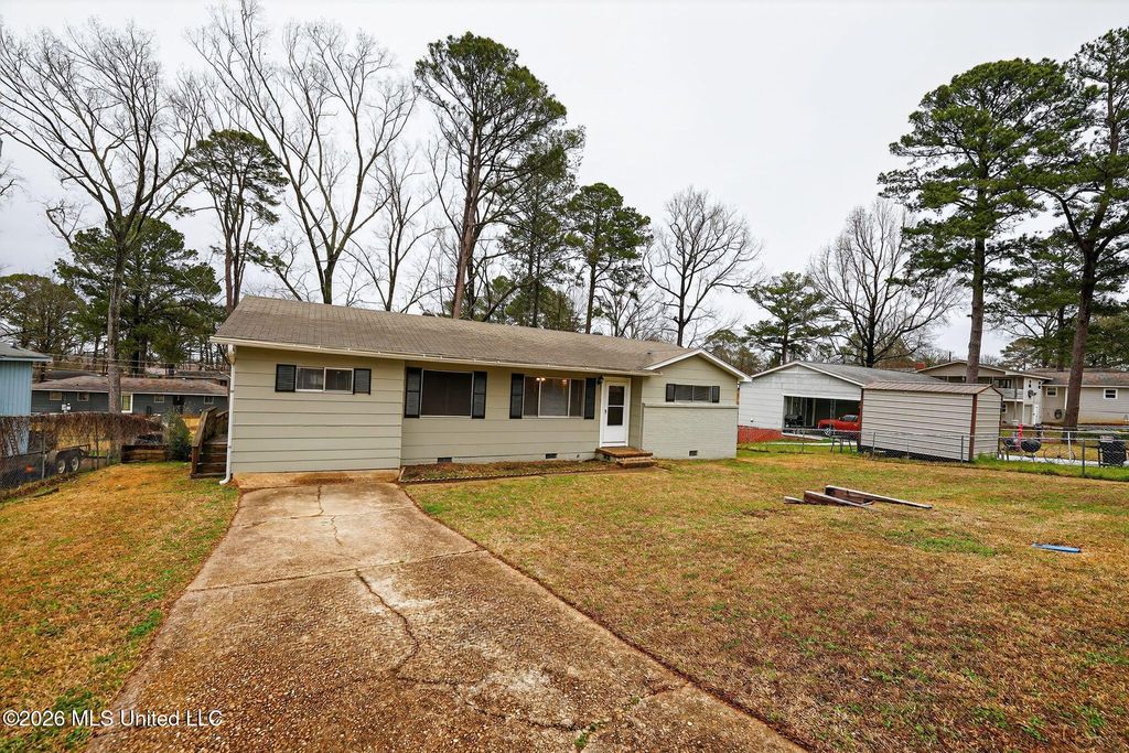 1912 Carolyn Lane, Pearl, MS 39208