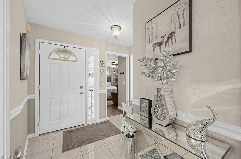 380 Gabriel CIR 8, NAPLES, FL 34104 — photo 4