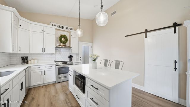 702 N 7TH Street, Macclenny, FL 32063