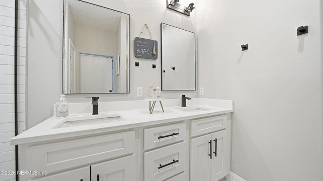 702 N 7TH Street, Macclenny, FL 32063