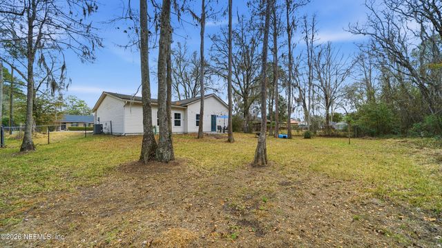 702 N 7TH Street, Macclenny, FL 32063