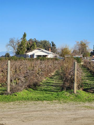 9614 S East Avenue, Fresno, CA 93725