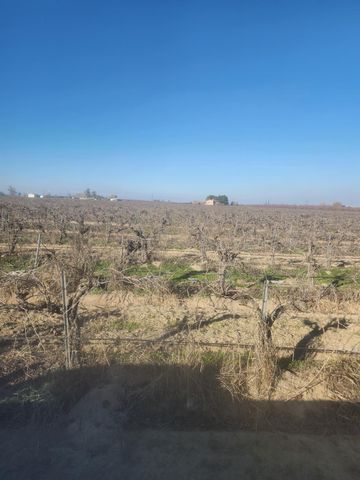 9614 S East Avenue, Fresno, CA 93725