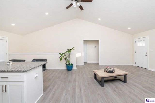 307 Valhalla Trace, Vine Grove, KY 40175