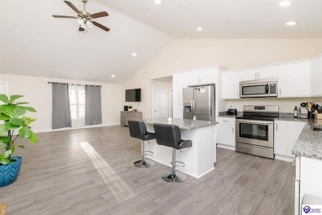 307 Valhalla Trace, Vine Grove, KY 40175