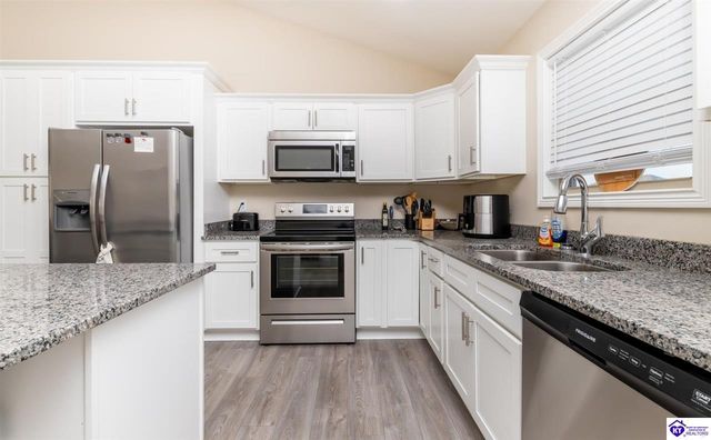 307 Valhalla Trace, Vine Grove, KY 40175