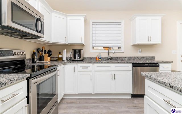 307 Valhalla Trace, Vine Grove, KY 40175