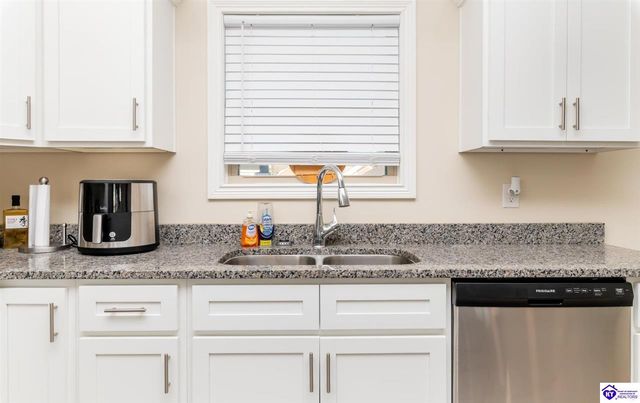 307 Valhalla Trace, Vine Grove, KY 40175