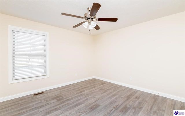 307 Valhalla Trace, Vine Grove, KY 40175