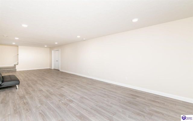 307 Valhalla Trace, Vine Grove, KY 40175