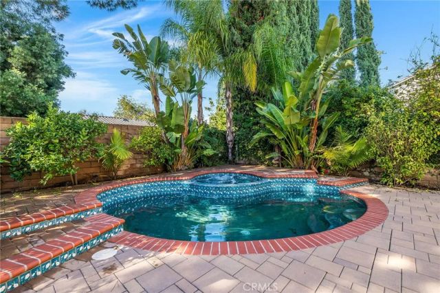 19314 Yolie, Tarzana, CA 91356