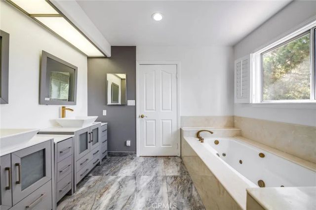 19314 Yolie, Tarzana, CA 91356