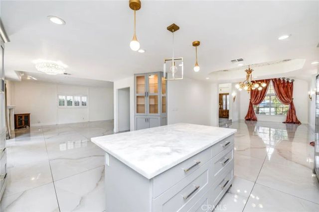 19314 Yolie, Tarzana, CA 91356