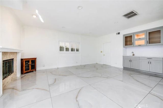 19314 Yolie, Tarzana, CA 91356