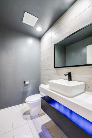 19314 Yolie, Tarzana, CA 91356