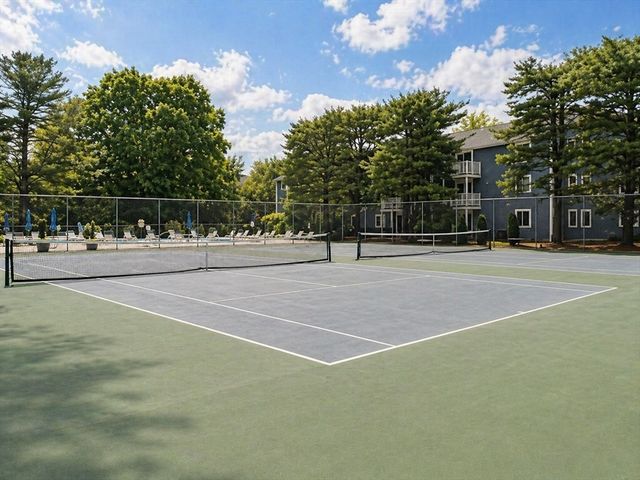 8 Post Oak Ln 20, Natick, MA 01760