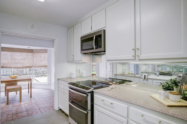 2228 Addison Road, Houston, TX 77030