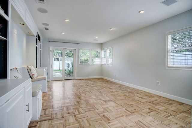 2228 Addison Road, Houston, TX 77030