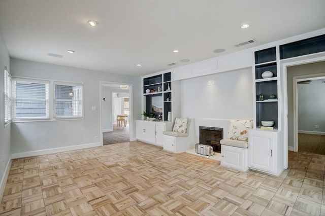 2228 Addison Road, Houston, TX 77030