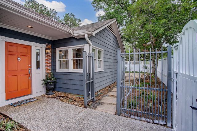 2228 Addison Road, Houston, TX 77030