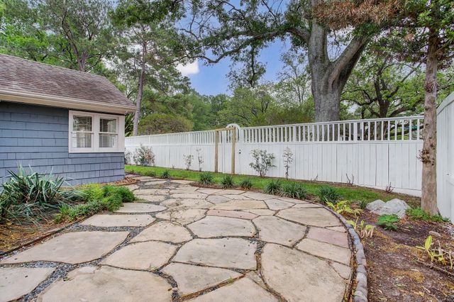 2228 Addison Road, Houston, TX 77030