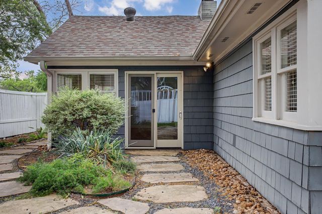 2228 Addison Road, Houston, TX 77030