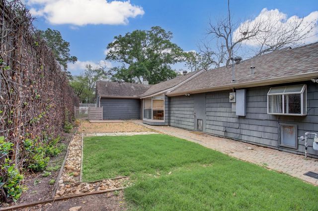 2228 Addison Road, Houston, TX 77030