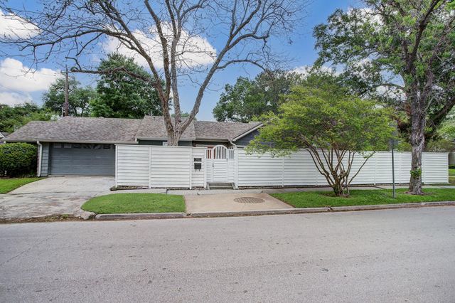 2228 Addison Road, Houston, TX 77030