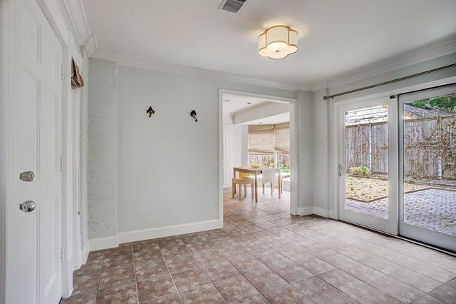 2228 Addison Road, Houston, TX 77030