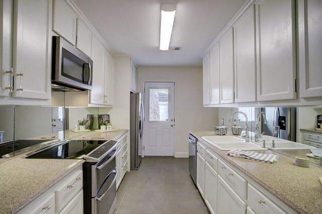 2228 Addison Road, Houston, TX 77030