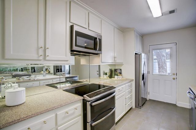 2228 Addison Road, Houston, TX 77030