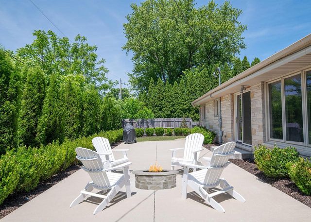 1631 N Pine STREET, Grafton, WI 53024