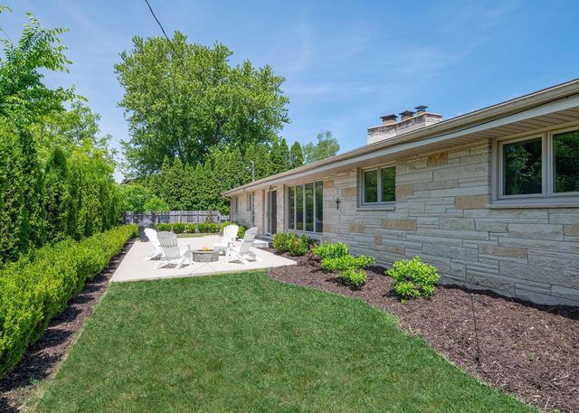1631 N Pine STREET, Grafton, WI 53024