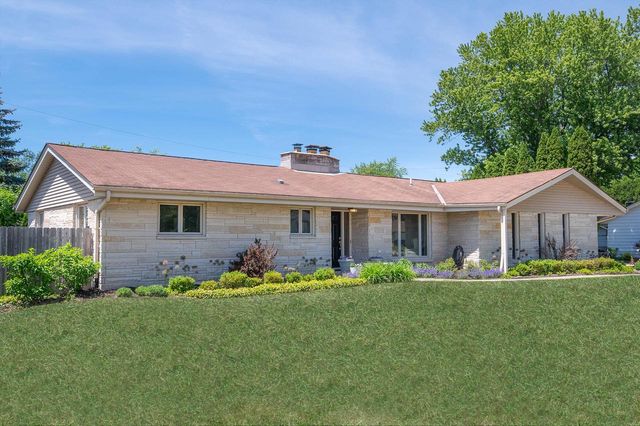 1631 N Pine STREET, Grafton, WI 53024