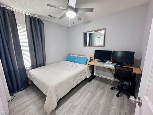 6200 Oakglen DR, Suffolk, VA 23435