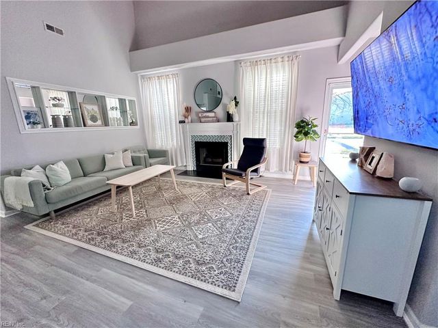 6200 Oakglen DR, Suffolk, VA 23435