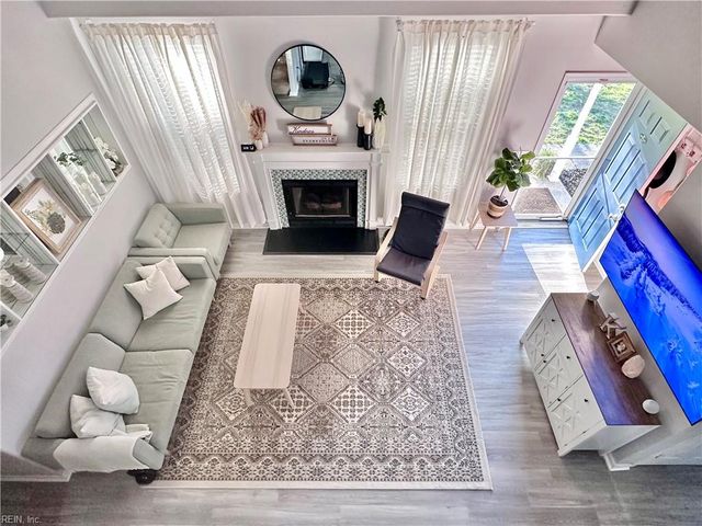 6200 Oakglen DR, Suffolk, VA 23435