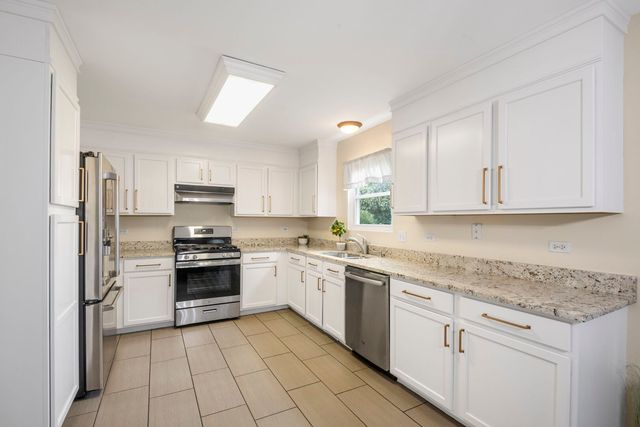 752 Sun Lake Road, Lake Villa, IL 60046