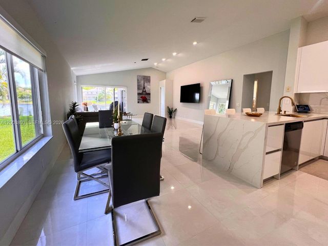 4394 Mahogany Ridge Dr 4394, Weston, FL 33331