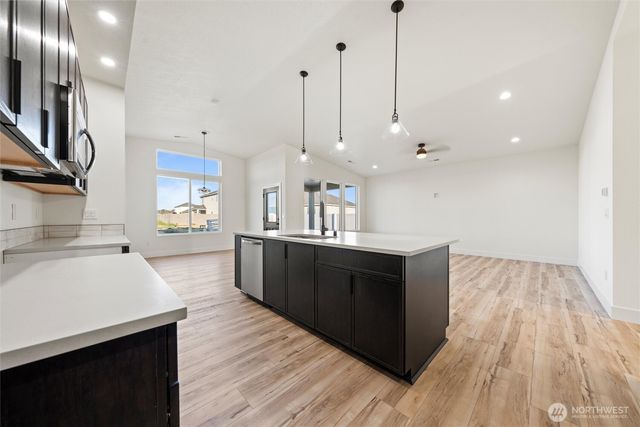 1513 N 7th Avenue NE, Quincy, WA 98848