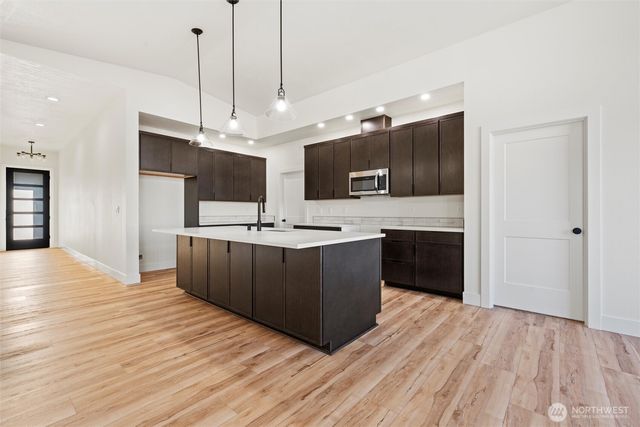 1513 N 7th Avenue NE, Quincy, WA 98848