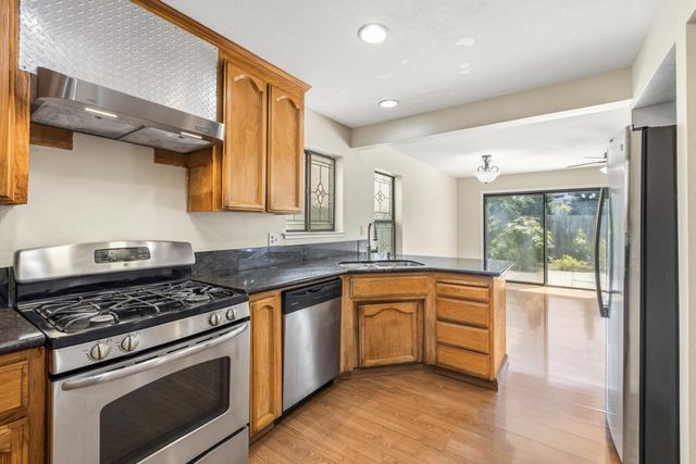 307 Hemphill Way, Roseville, CA 95678