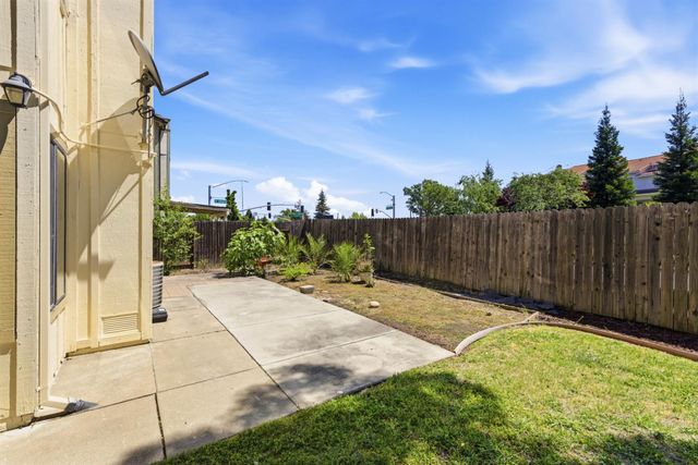 307 Hemphill Way, Roseville, CA 95678