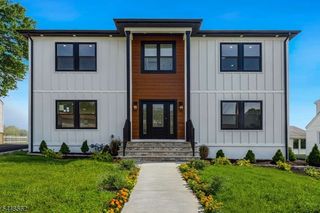 89 Susan Ct, Clifton City, NJ 07012