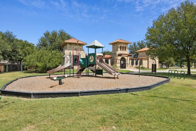 325 Iron Ore Trail, Fort Worth, TX 76131