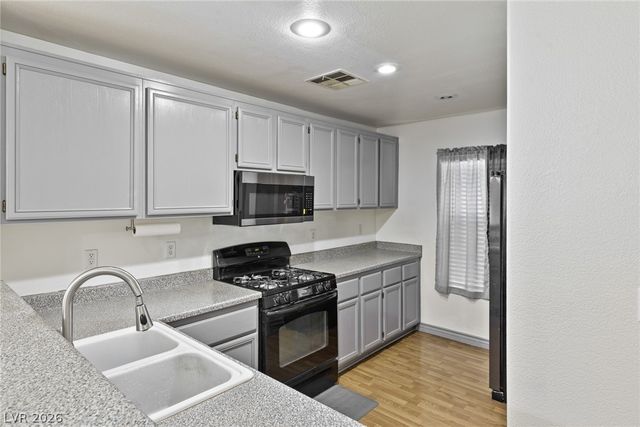 10260 Martinsburg Court, Las Vegas, NV 89183
