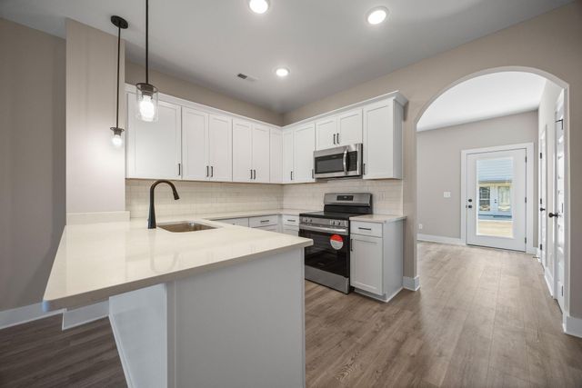 2437 E 17th Street, Chattanooga, TN 37404