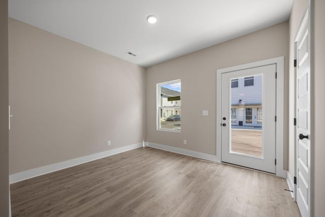 2437 E 17th Street, Chattanooga, TN 37404